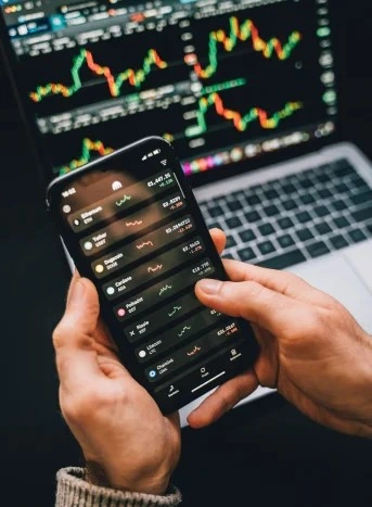 Strategic Currency Monitor: Hedge for Growth